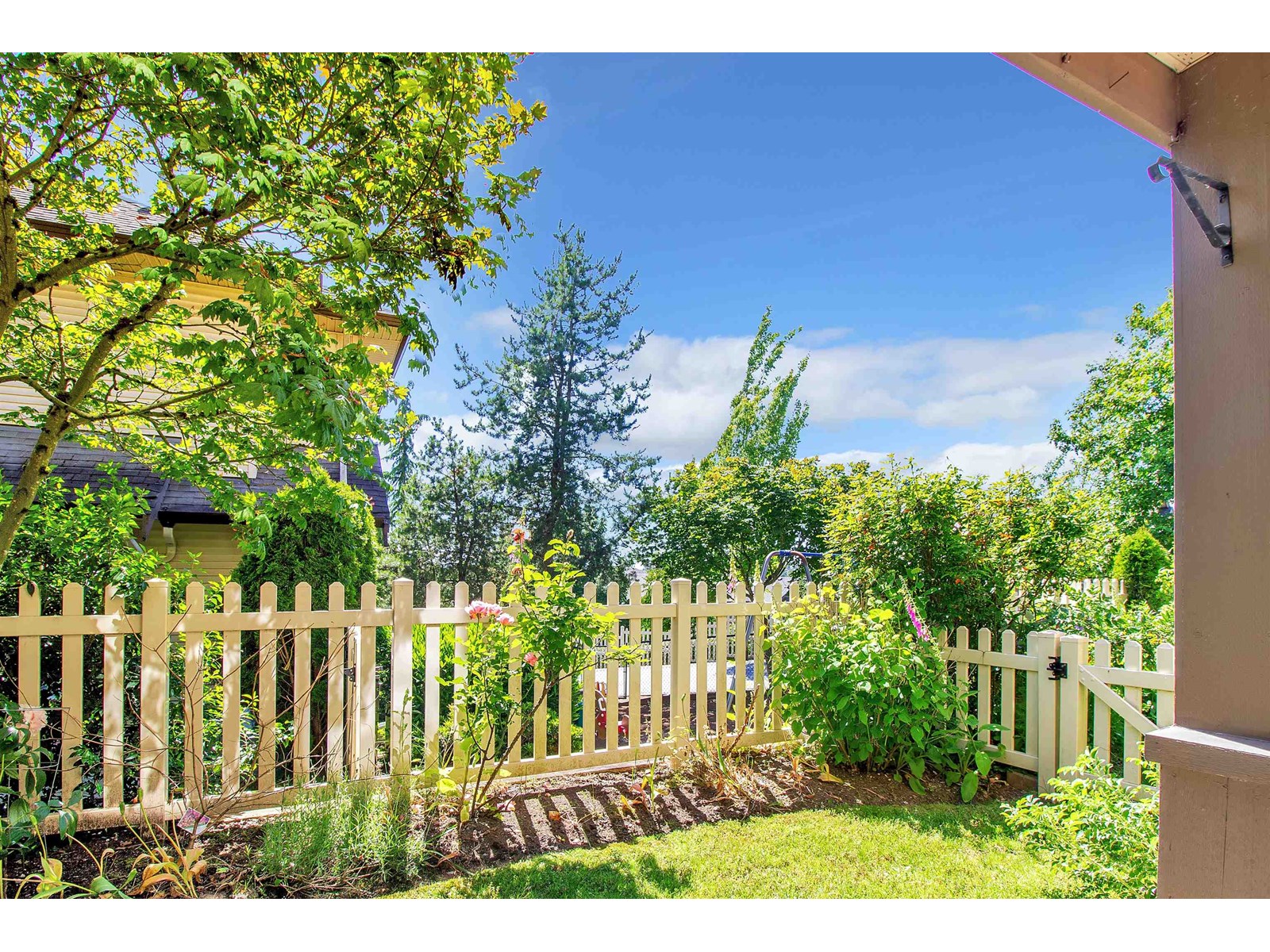 Photo 22 of 53 20350 68 Avenue, Langley BC