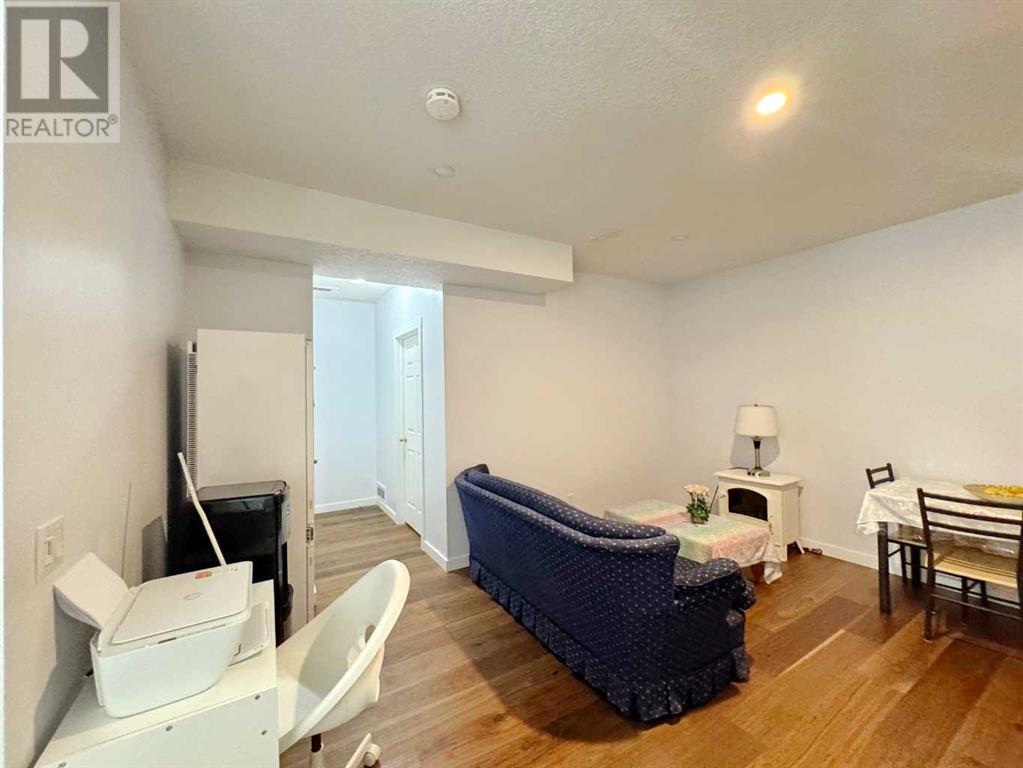 Single Family House for Sale in  Saddlelake Terrace NE Saddle Ridge Calgary 
