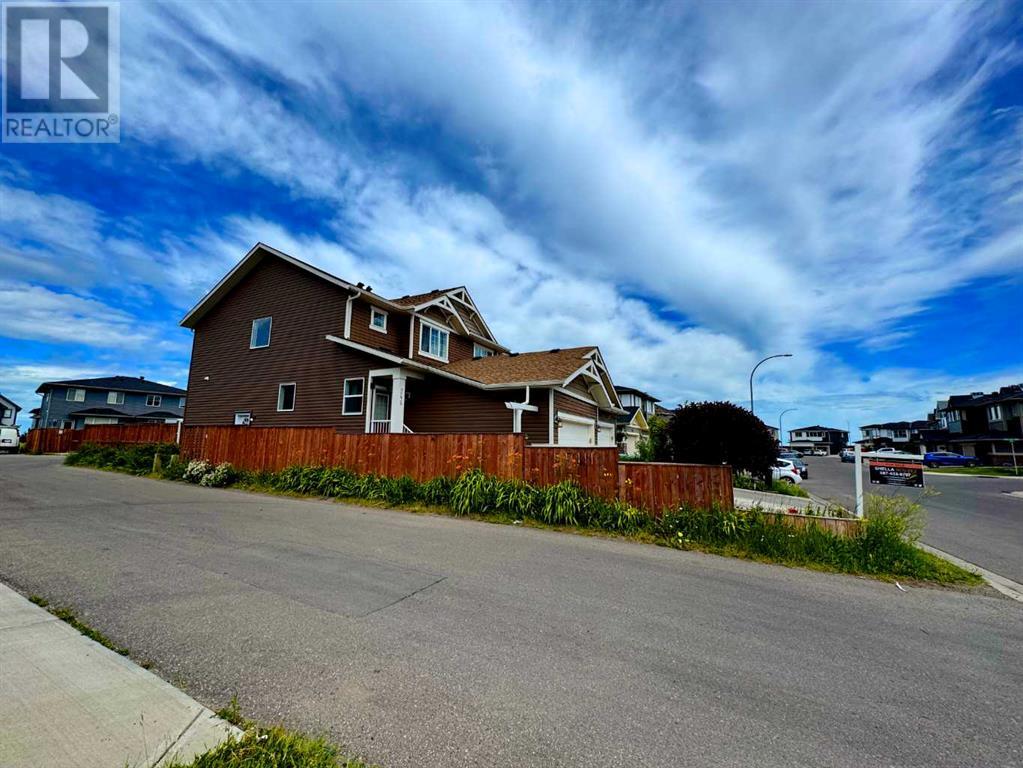 Single Family House for Sale in  Saddlelake Terrace NE Saddle Ridge Calgary 