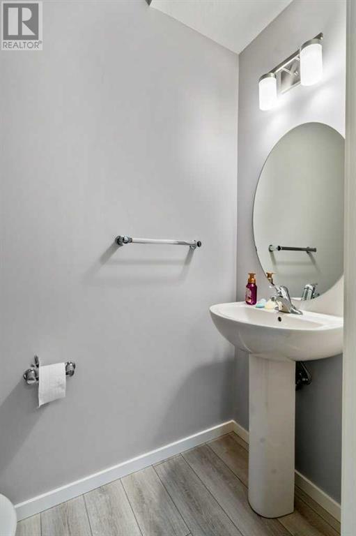 Single Family House for Sale in  Yorkville Avenue SW Yorkville Calgary 