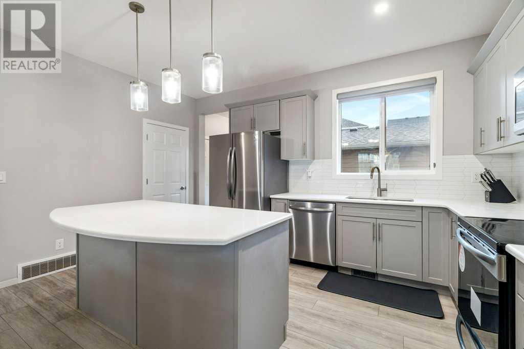 Single Family House for Sale in  Yorkville Avenue SW Yorkville Calgary 