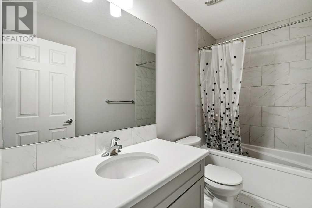 Single Family House for Sale in  Yorkville Avenue SW Yorkville Calgary 