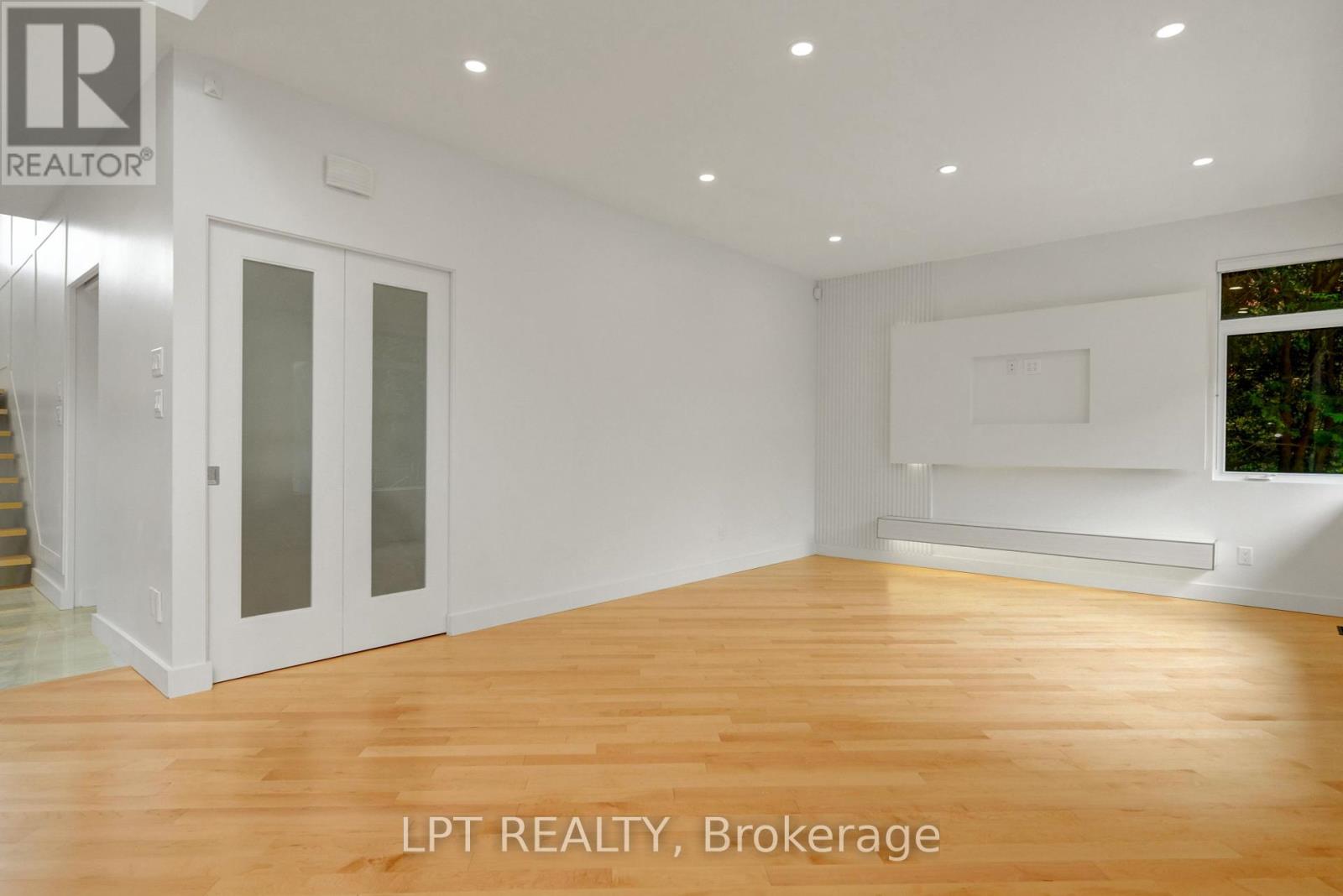 Photo 29 of 298 Crestview Road, Ottawa ON
