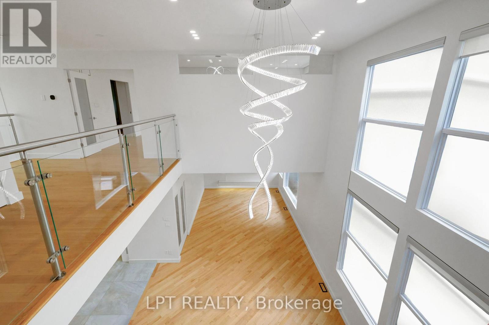 Photo 23 of 298 Crestview Road, Ottawa ON