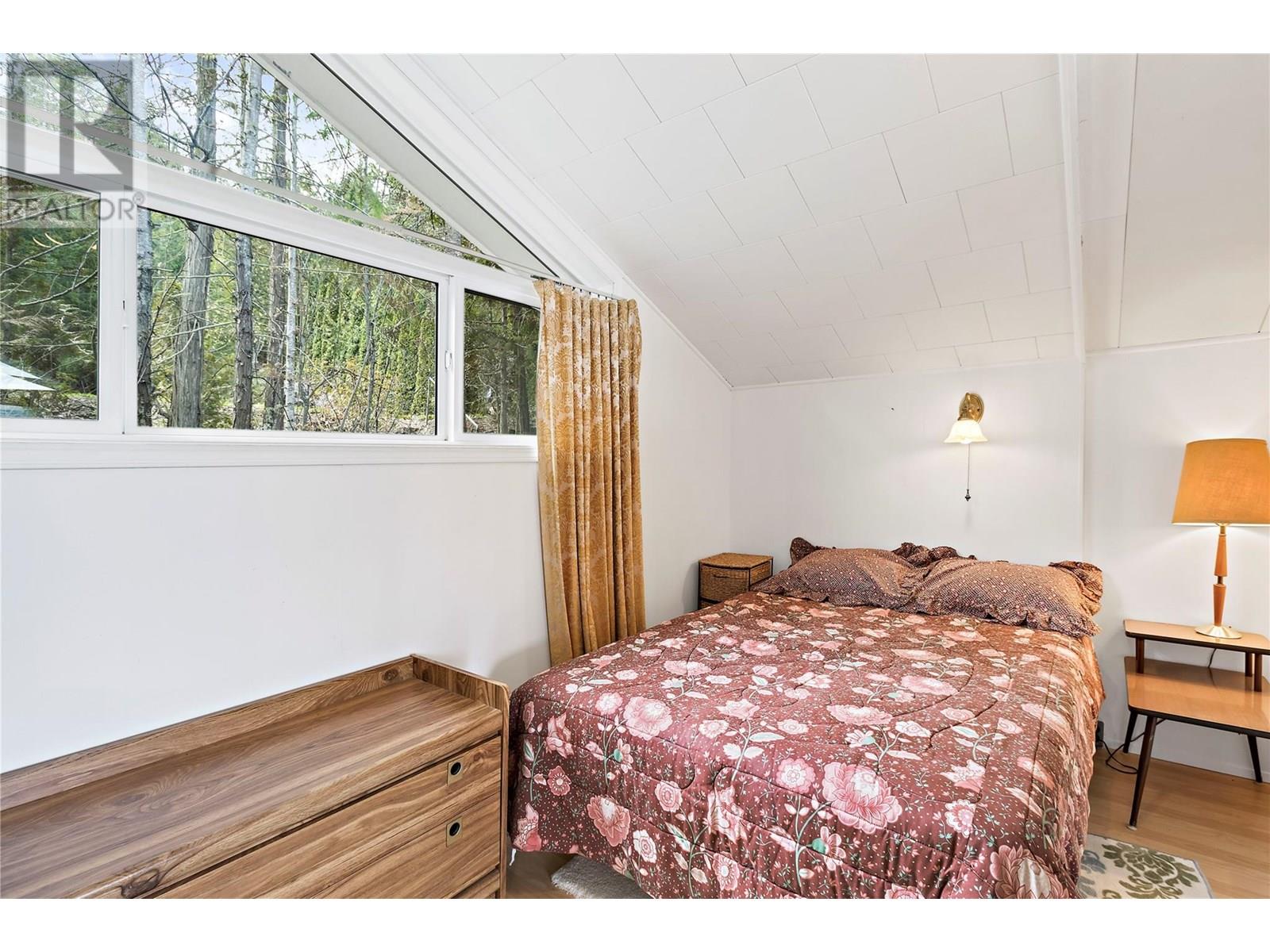 1665 Blind Bay Road, Blind Bay