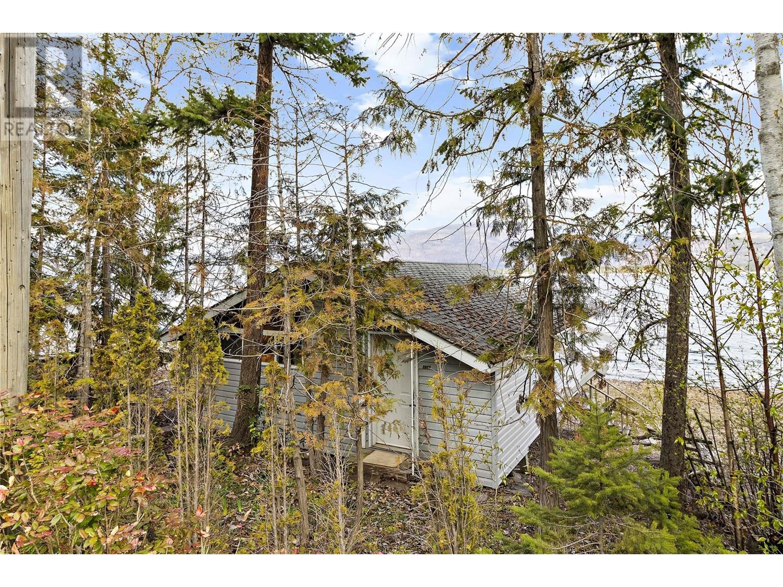1665 Blind Bay Road, Blind Bay