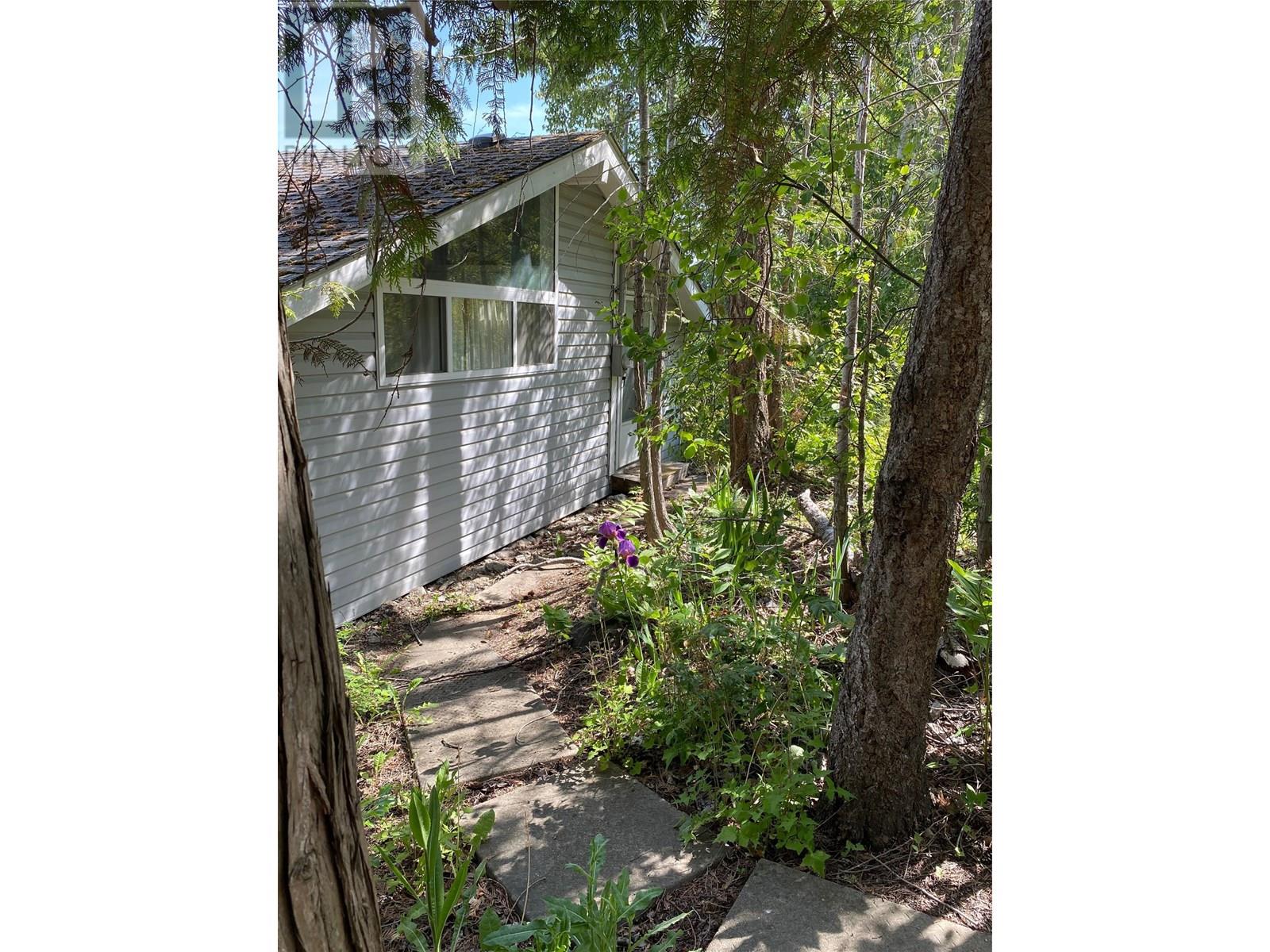 1665 Blind Bay Road, Blind Bay