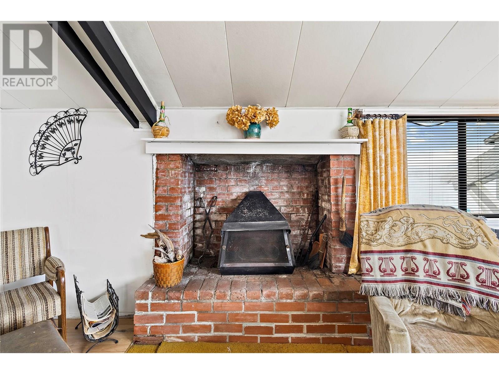 1665 Blind Bay Road, Blind Bay