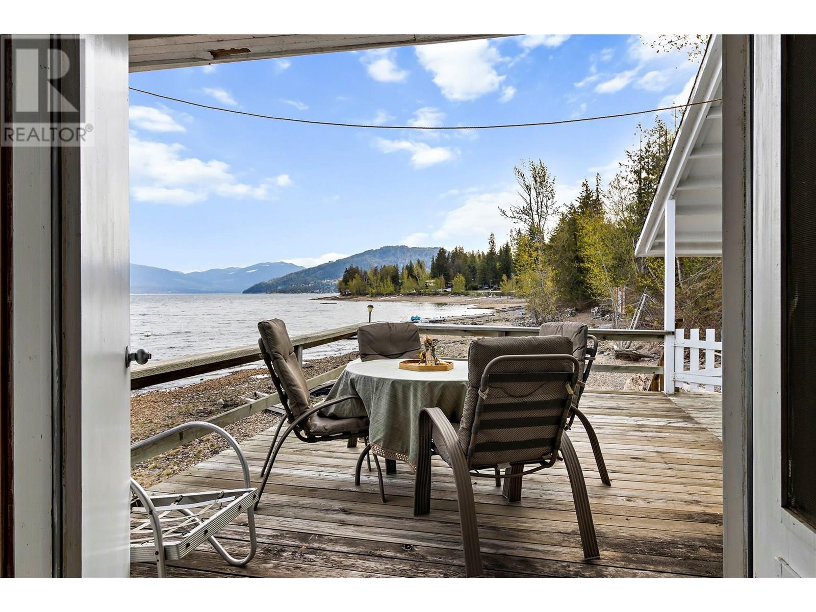 1665 Blind Bay Road, Blind Bay