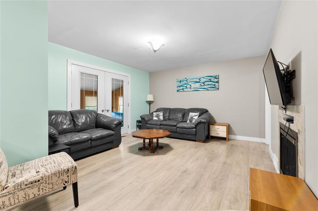 Photo 11 of 12 1st Street, St Malo MB