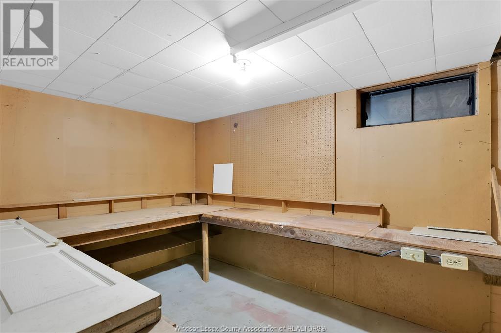 Photo 11 of 1547 Cherrylawn Crescent, Windsor ON