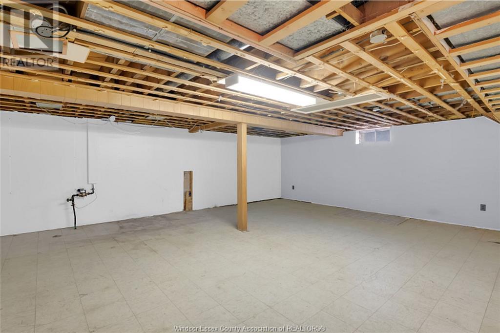 Photo 23 of 1547 Cherrylawn Crescent, Windsor ON