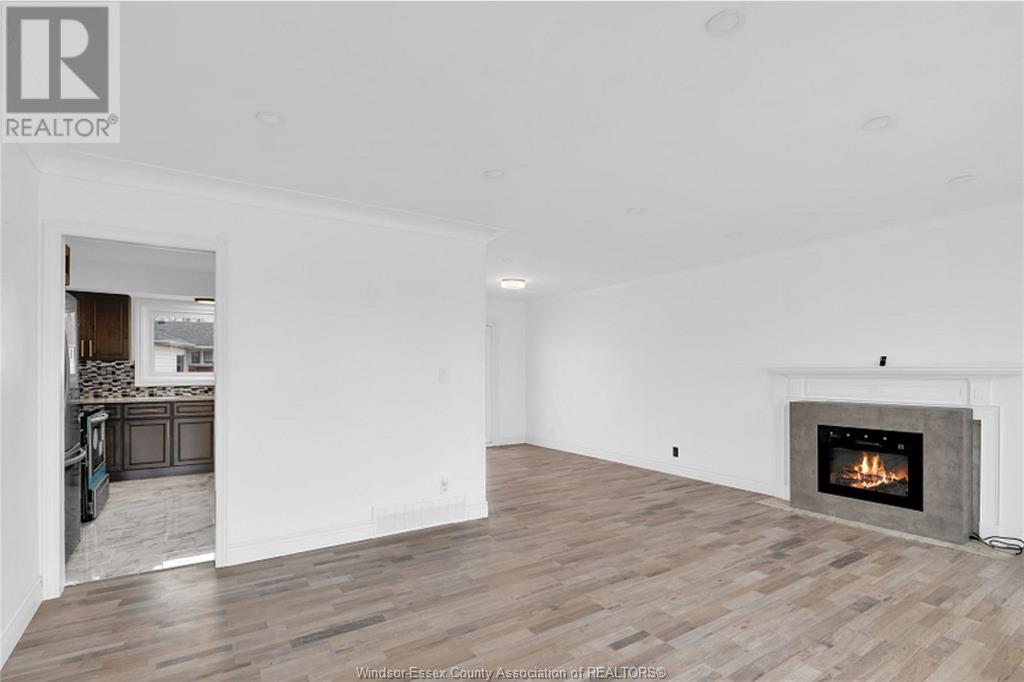 Photo 18 of 1547 Cherrylawn Crescent, Windsor ON