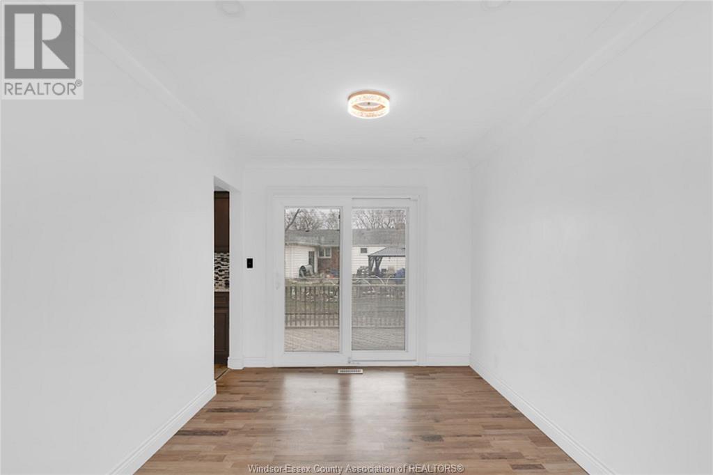 Photo 5 of 1547 Cherrylawn Crescent, Windsor ON