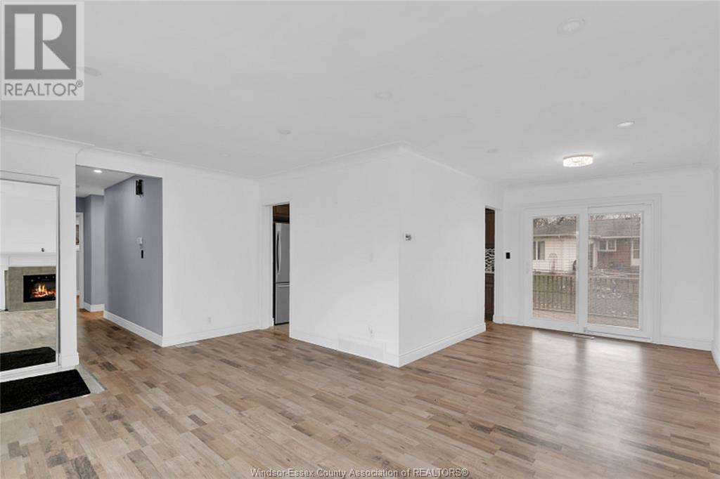 Photo 16 of 1547 Cherrylawn Crescent, Windsor ON