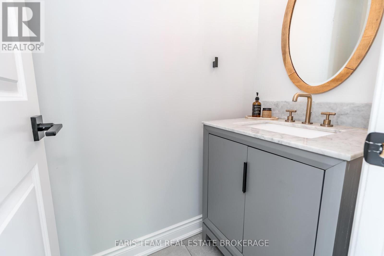 Photo 17 of 38 Nelson Street, Clearview ON