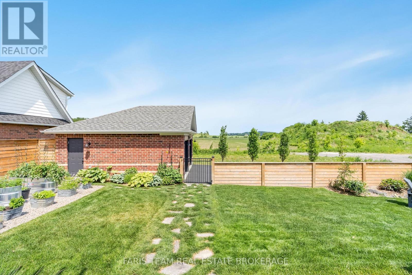 Photo 29 of 38 Nelson Street, Clearview ON
