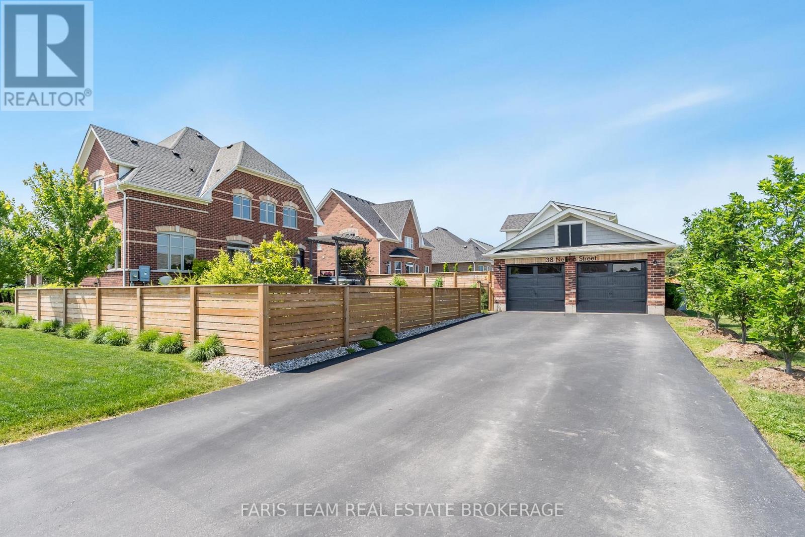 Photo 33 of 38 Nelson Street, Clearview ON