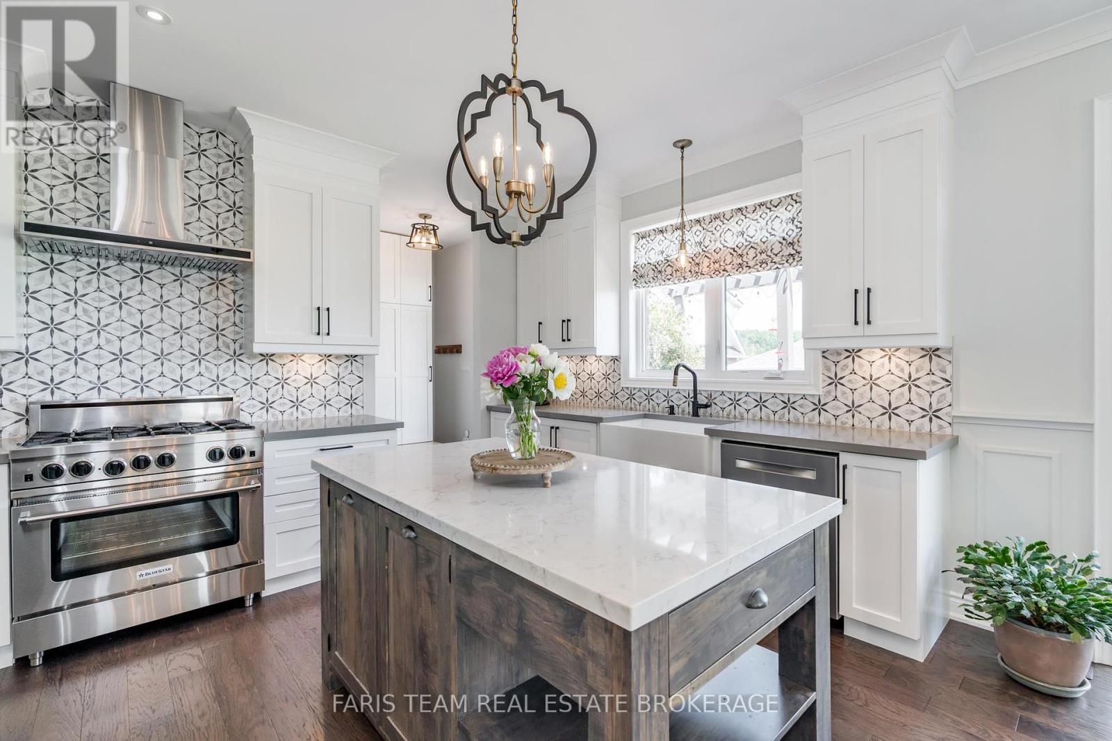 Photo 5 of 38 Nelson Street, Clearview ON