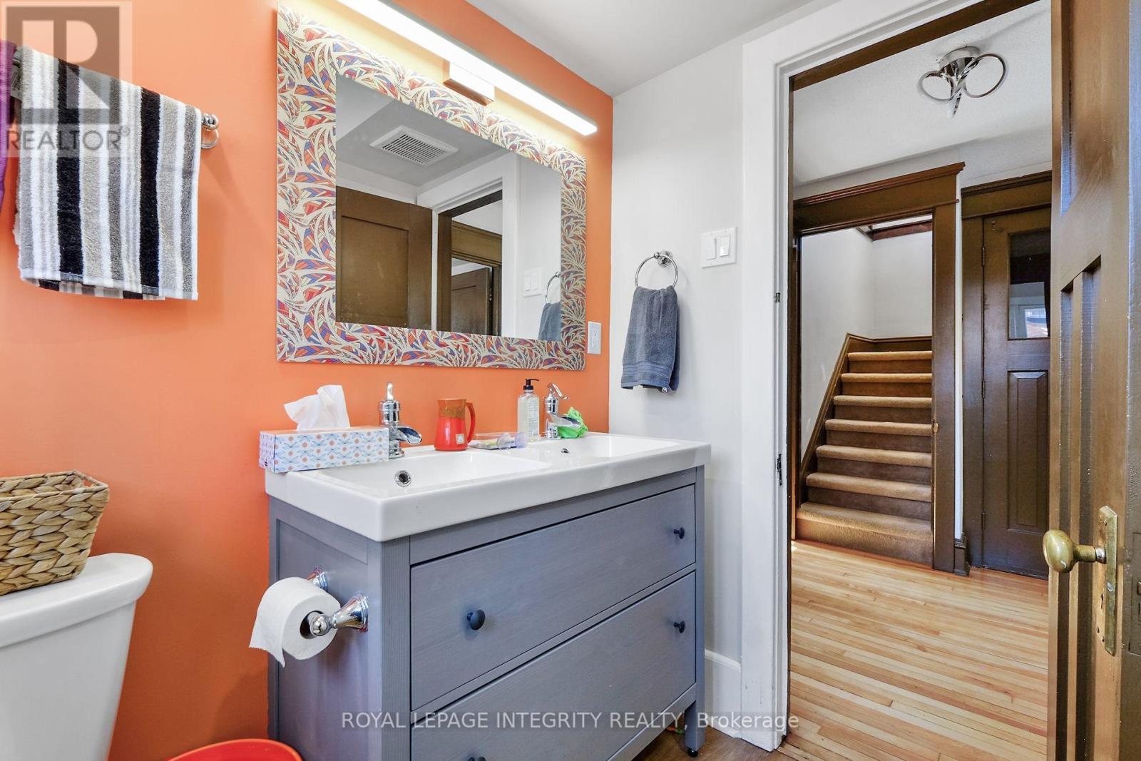 Photo 11 of 1 1031 Carling Avenue, Ottawa ON