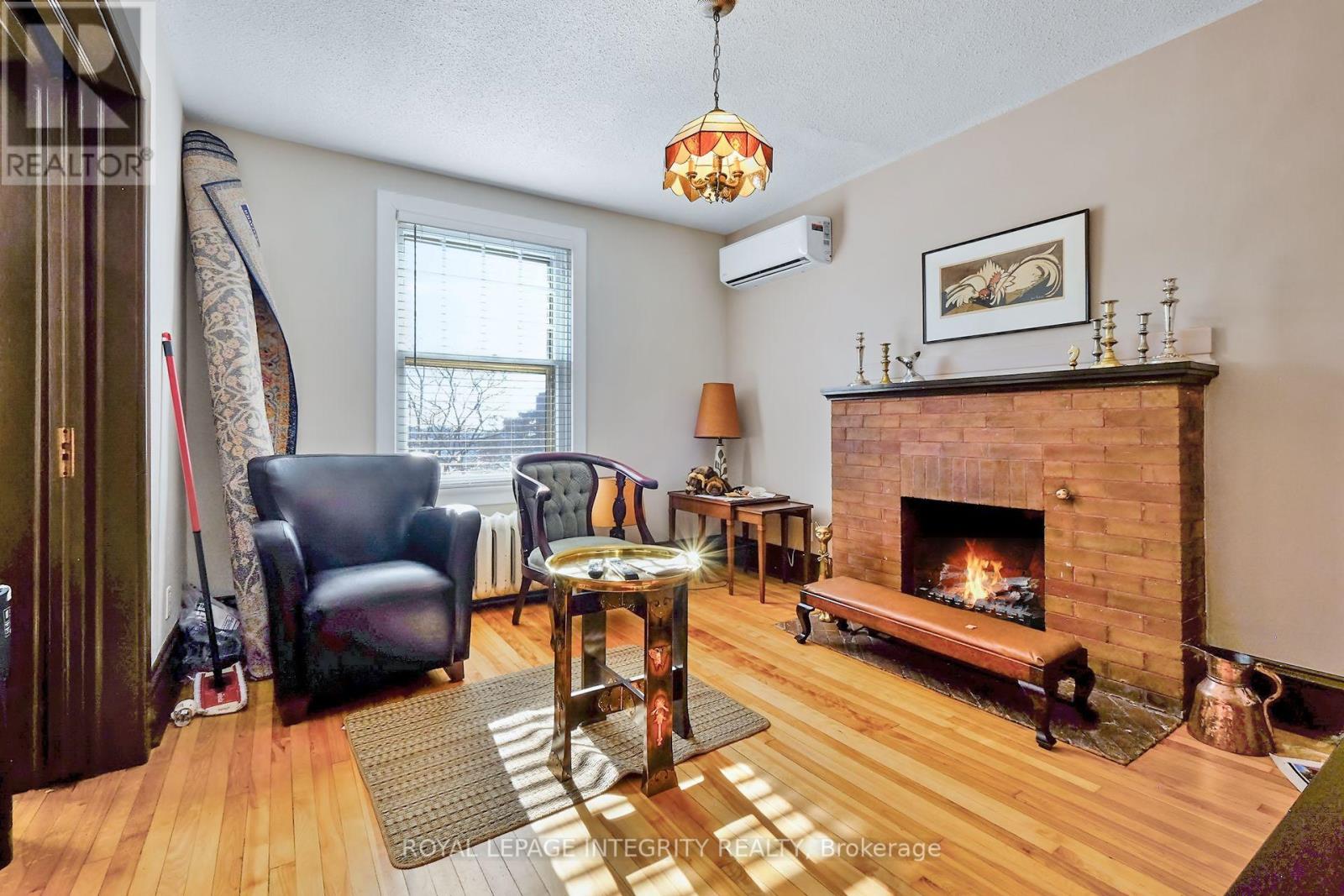 Photo 16 of 1 1031 Carling Avenue, Ottawa ON