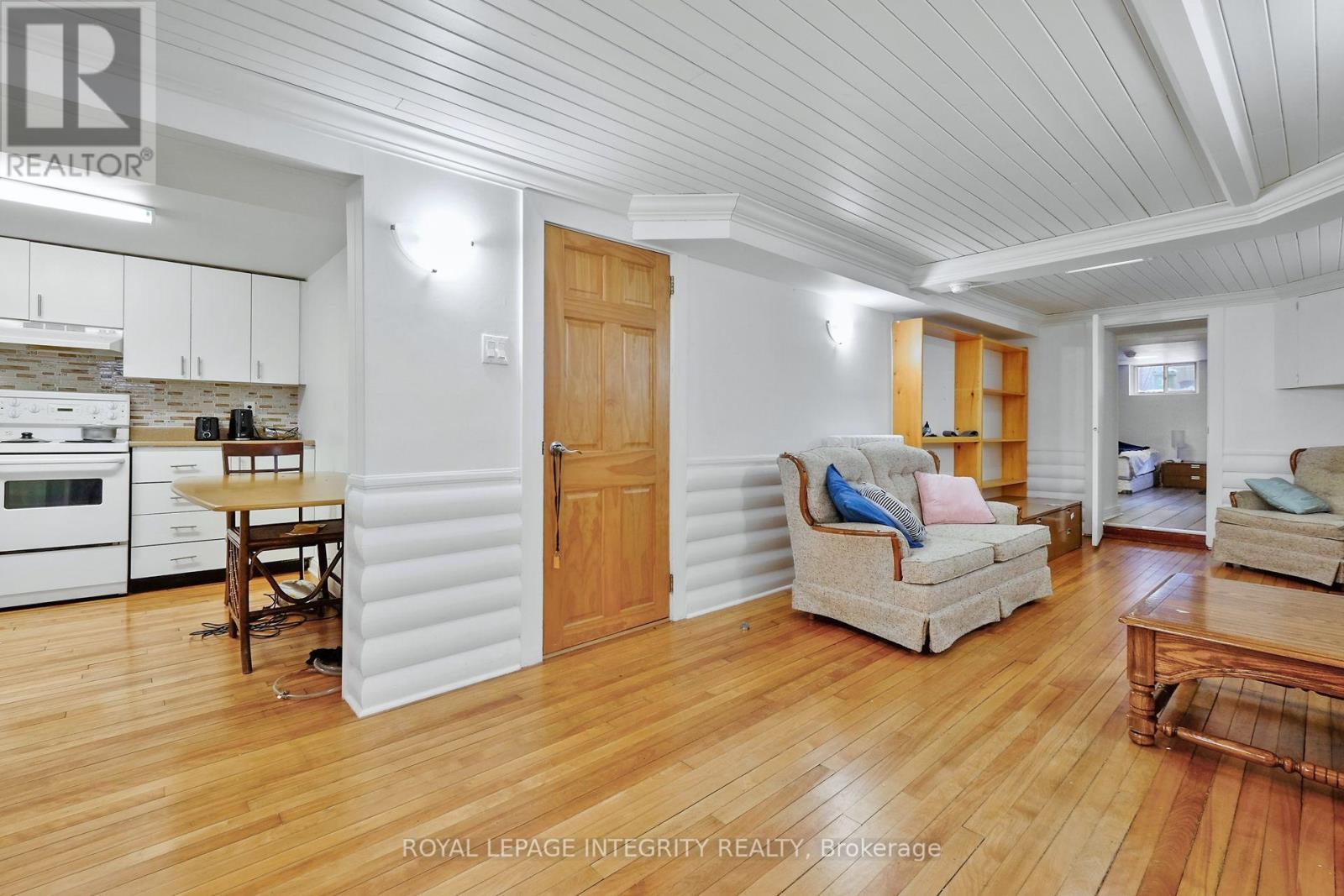 Photo 24 of 1 1031 Carling Avenue, Ottawa ON