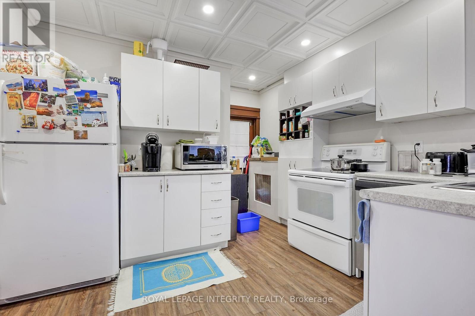 Photo 32 of 1 1031 Carling Avenue, Ottawa ON