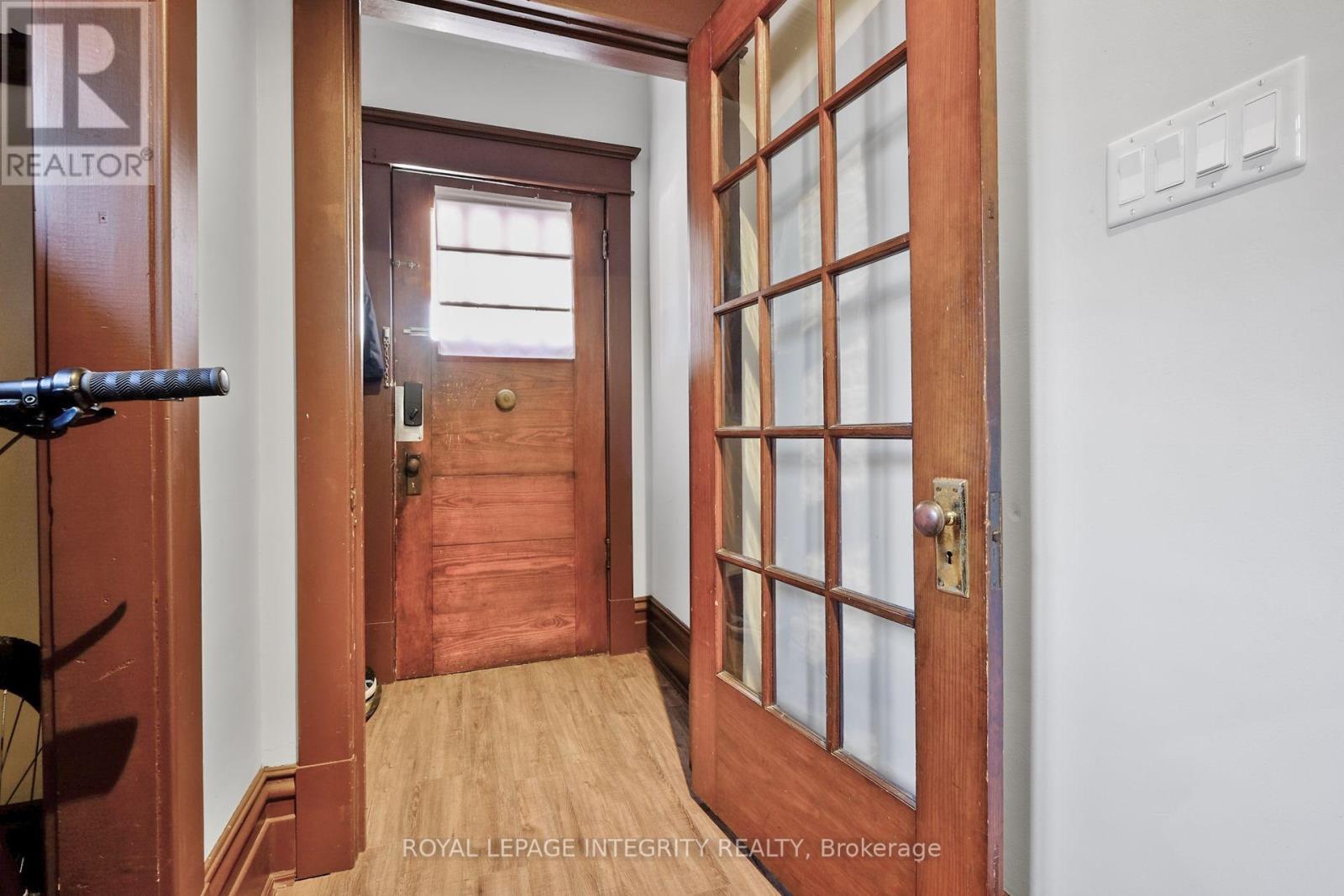 Photo 38 of 1 1031 Carling Avenue, Ottawa ON