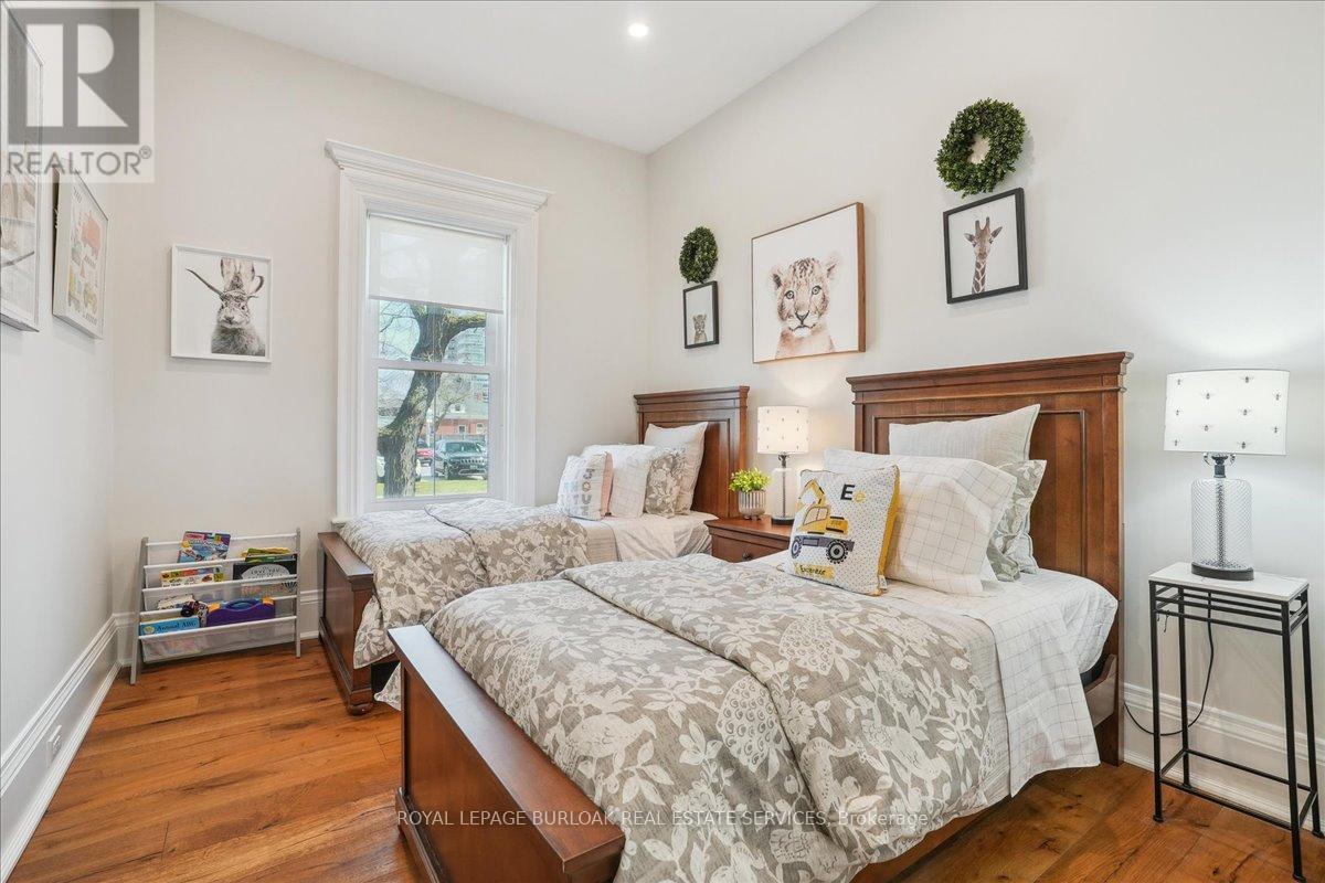 Photo 19 of 524 Locust Street, Burlington ON