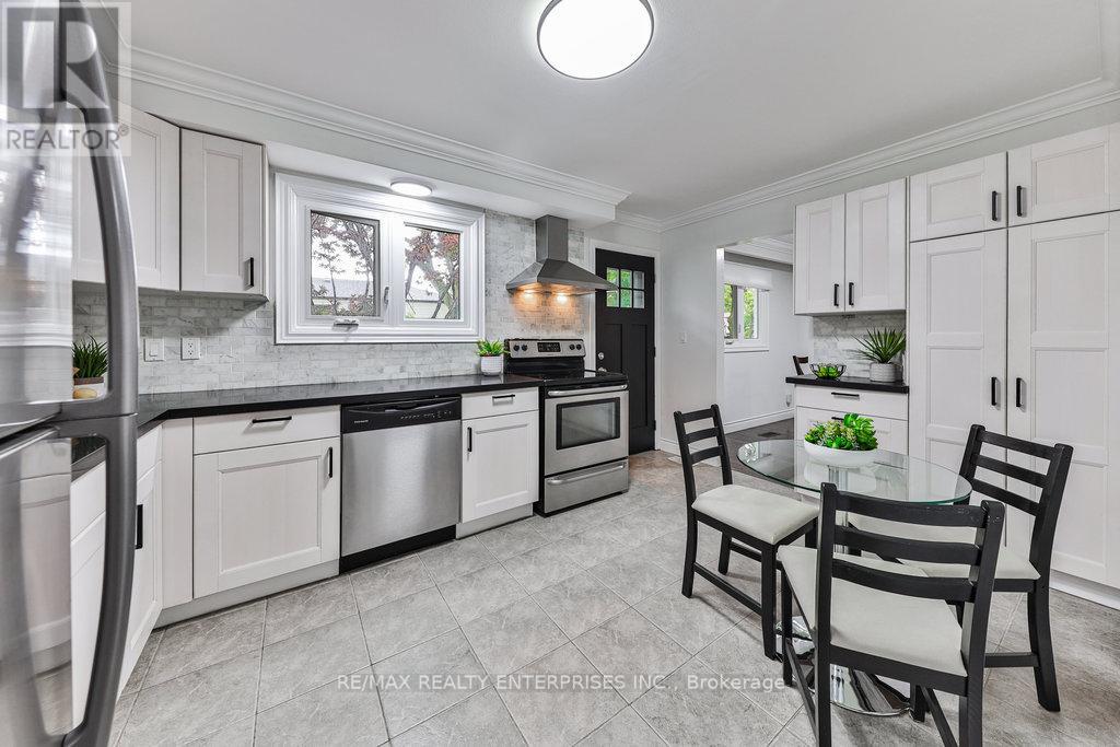 Photo 9 of 291 Antigua Road, Mississauga ON