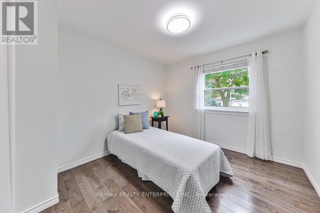 Photo 8 of 291 Antigua Road, Mississauga ON