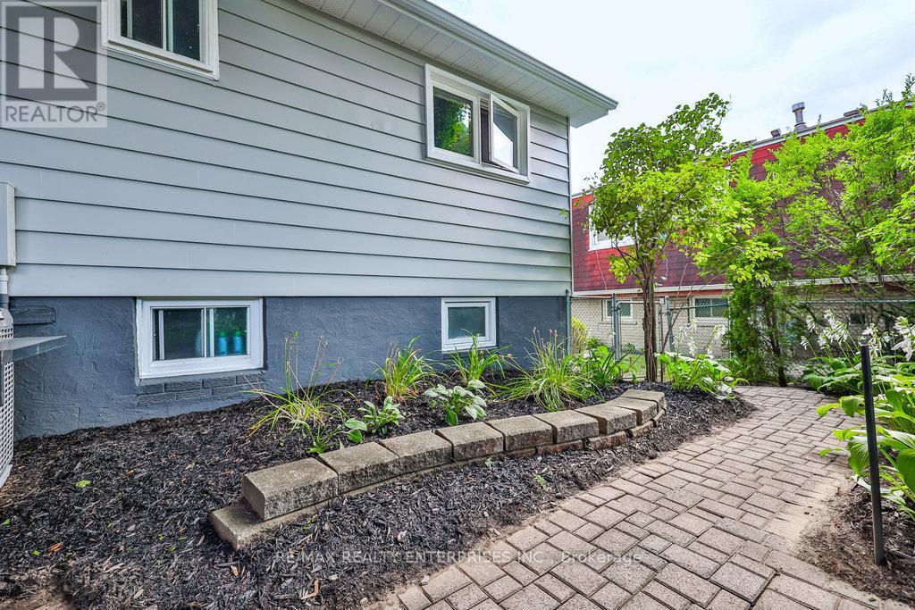 Photo 18 of 291 Antigua Road, Mississauga ON