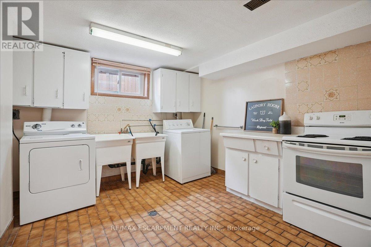 Photo 5 of 100 Taymall Street, Hamilton ON