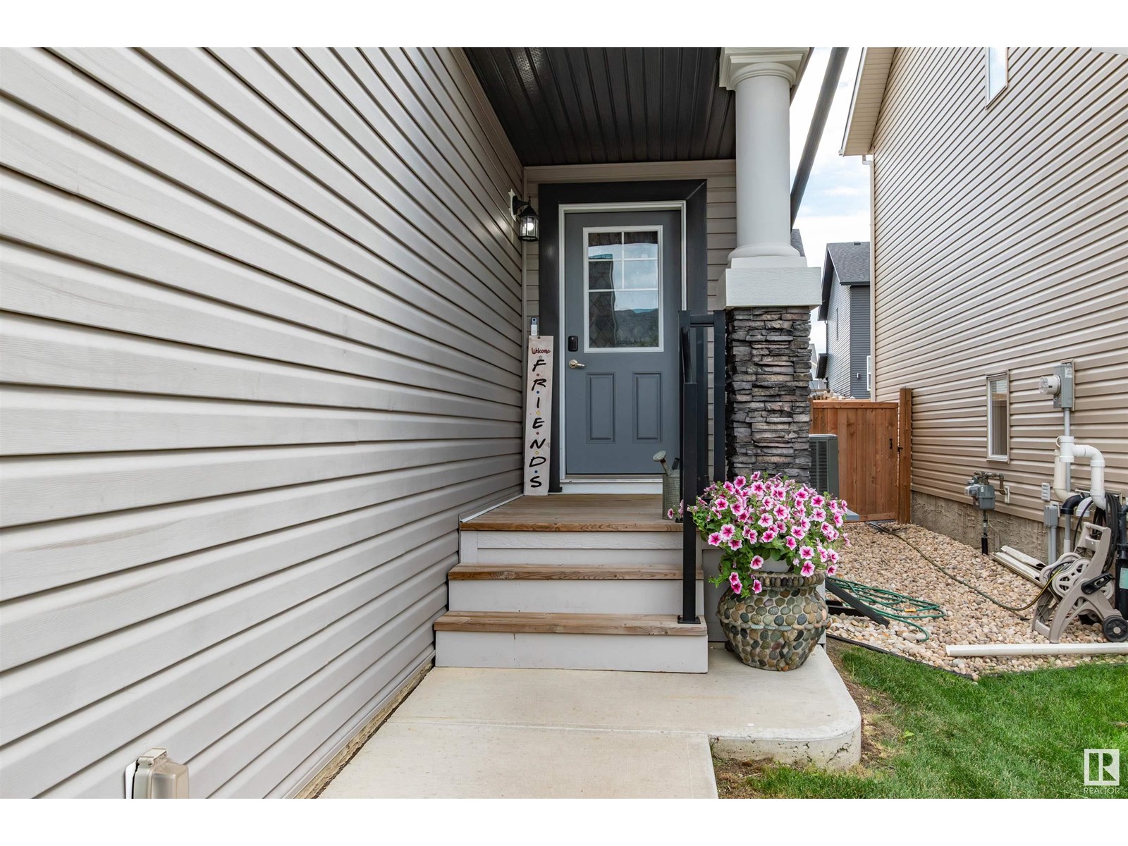 Photo 2 of 1130 Allendale Cr, Sherwood Park AB