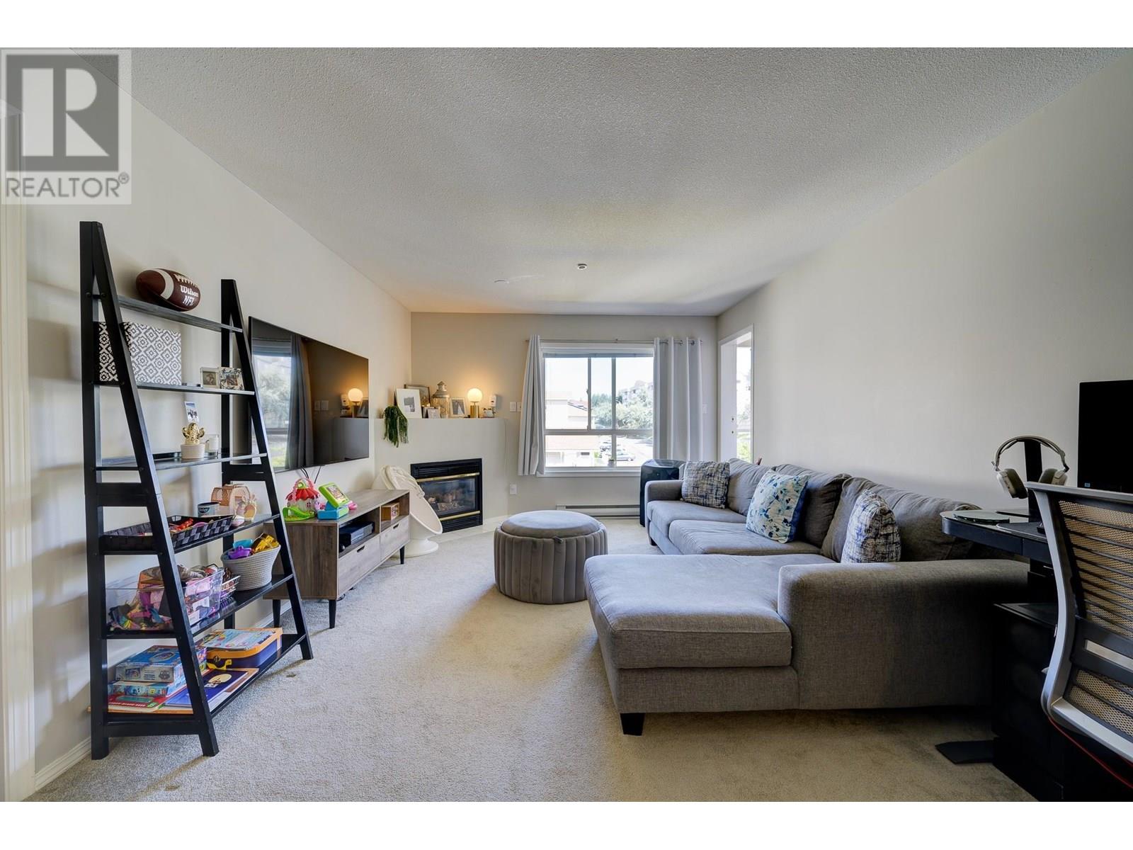 #415 1120 HUGH ALLAN DRIVE - Image 2