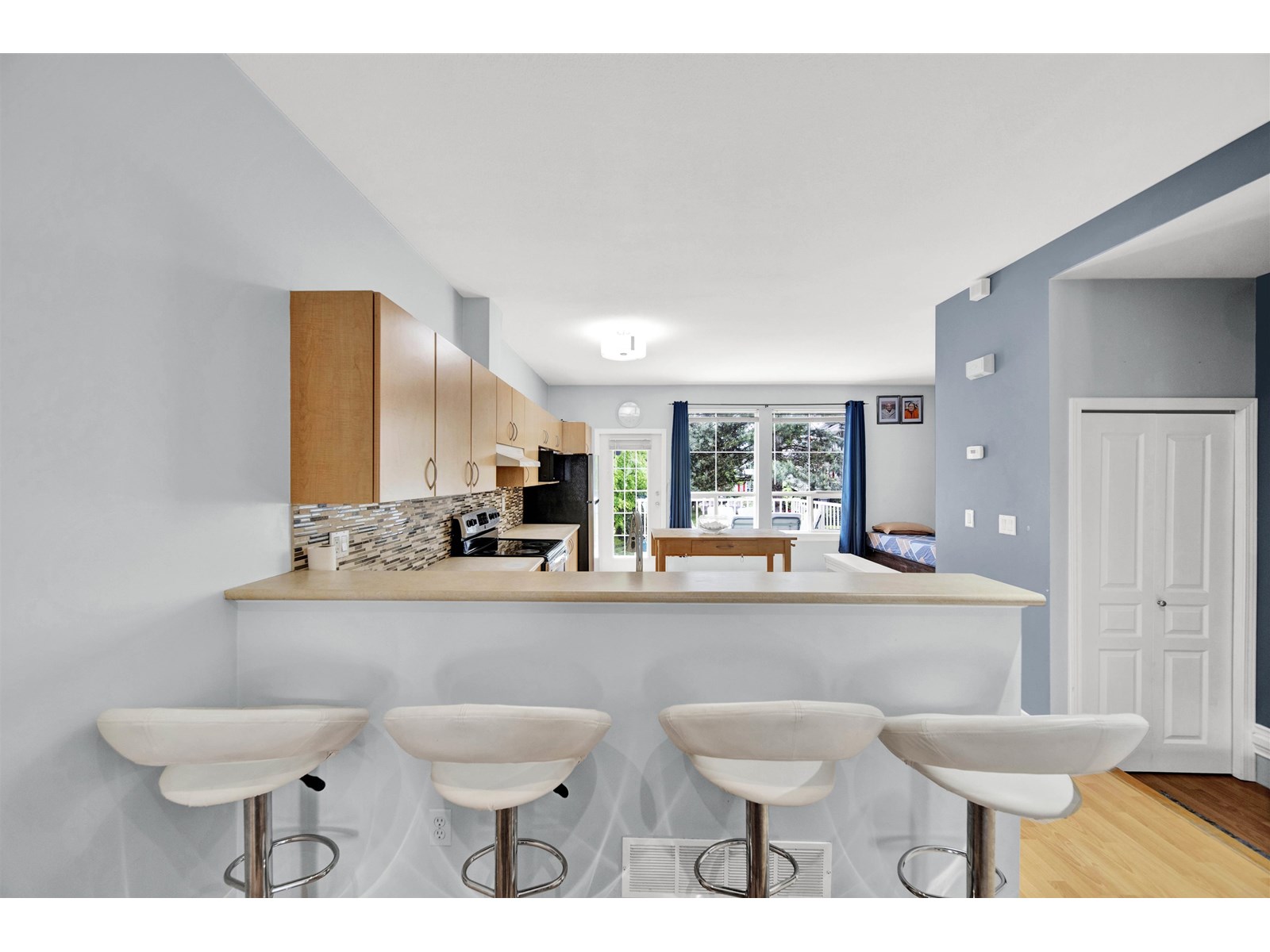 Photo 10 of 7 14952 58 Avenue, Surrey BC