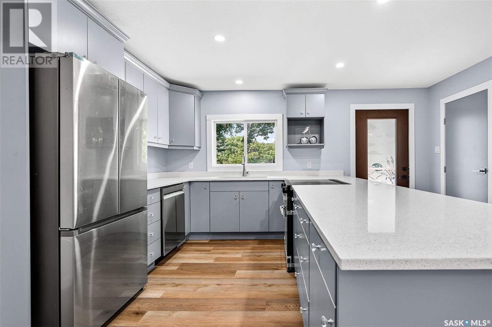 Photo 11 of 895 Willow Avenue, Moose Jaw SK