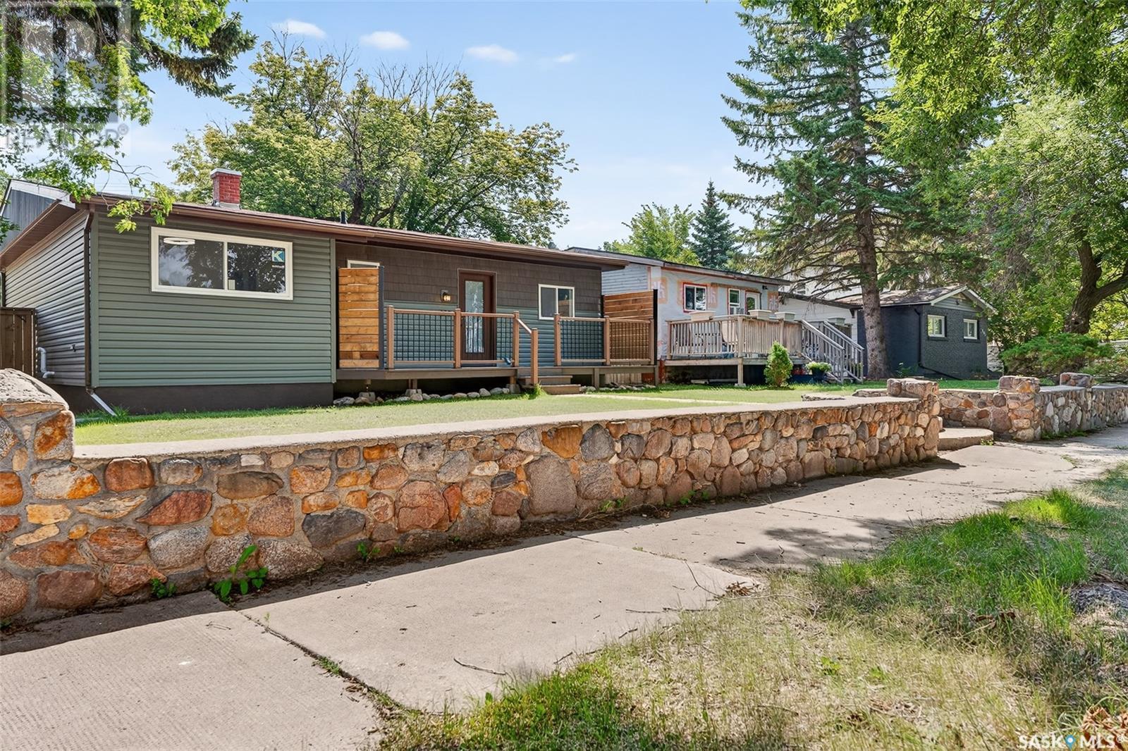 Photo 3 of 895 Willow Avenue, Moose Jaw SK