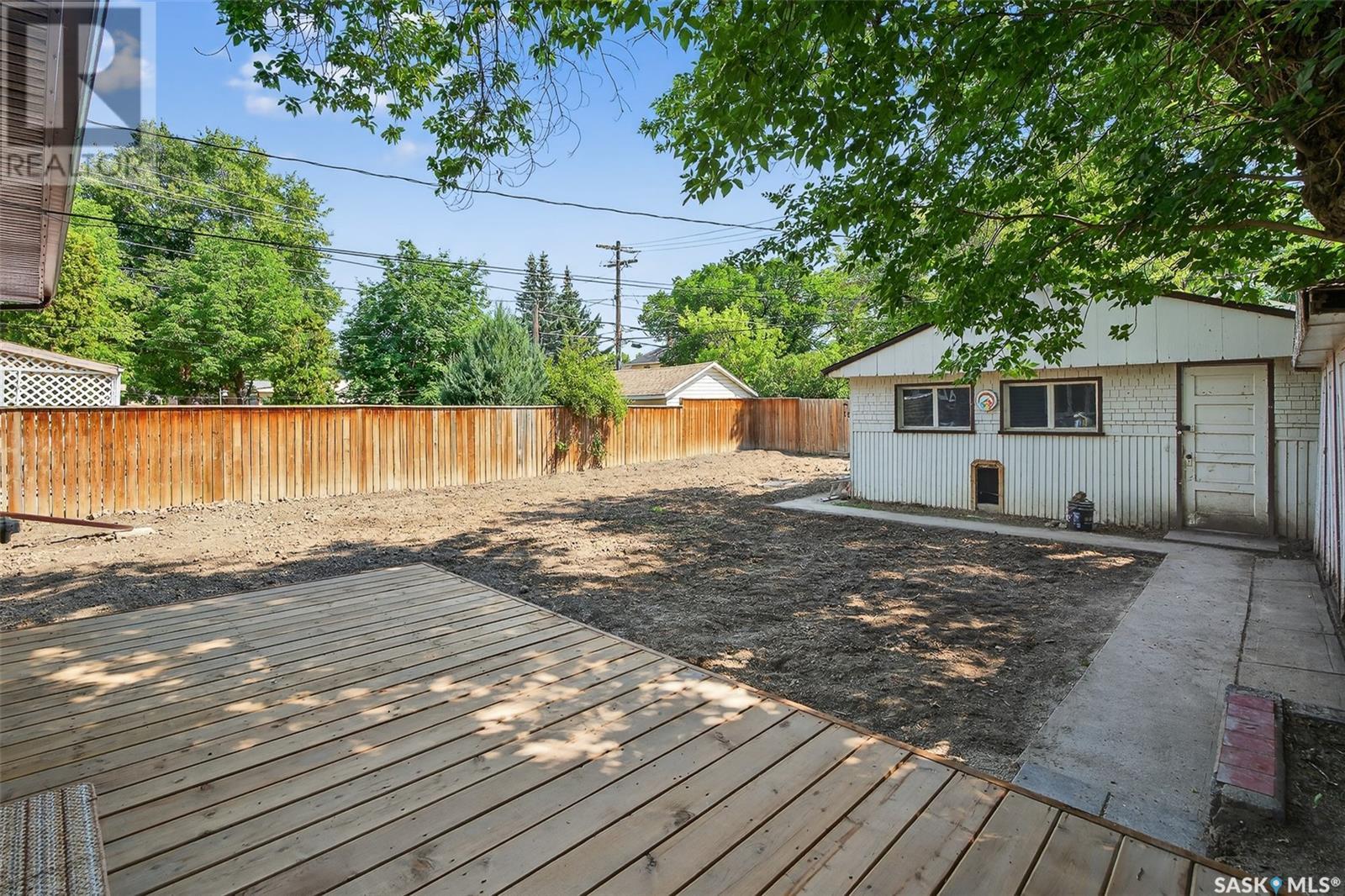 Photo 37 of 895 Willow Avenue, Moose Jaw SK
