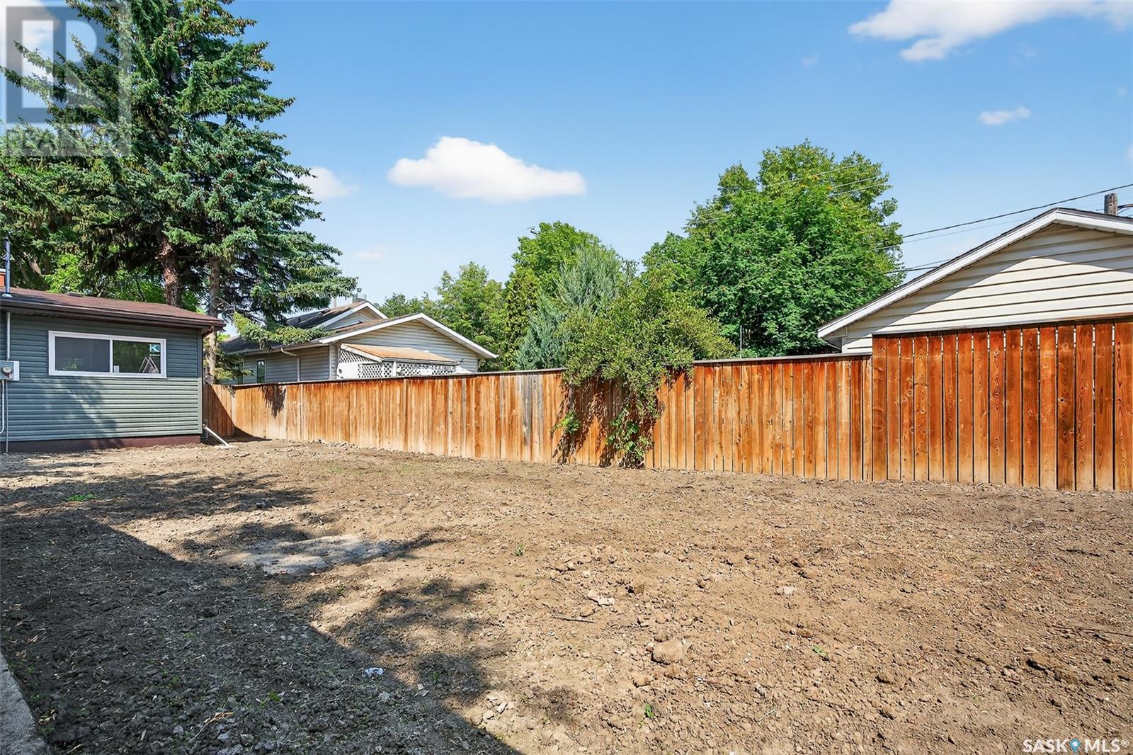 Photo 39 of 895 Willow Avenue, Moose Jaw SK