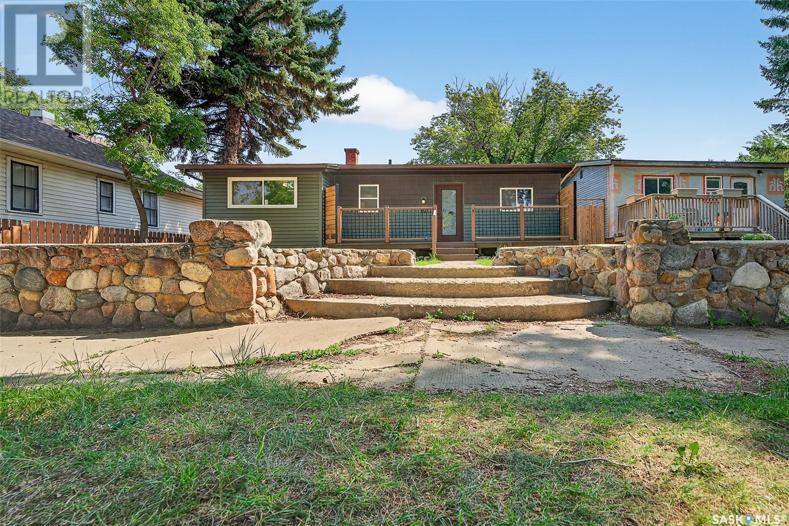 Photo 44 of 895 Willow Avenue, Moose Jaw SK