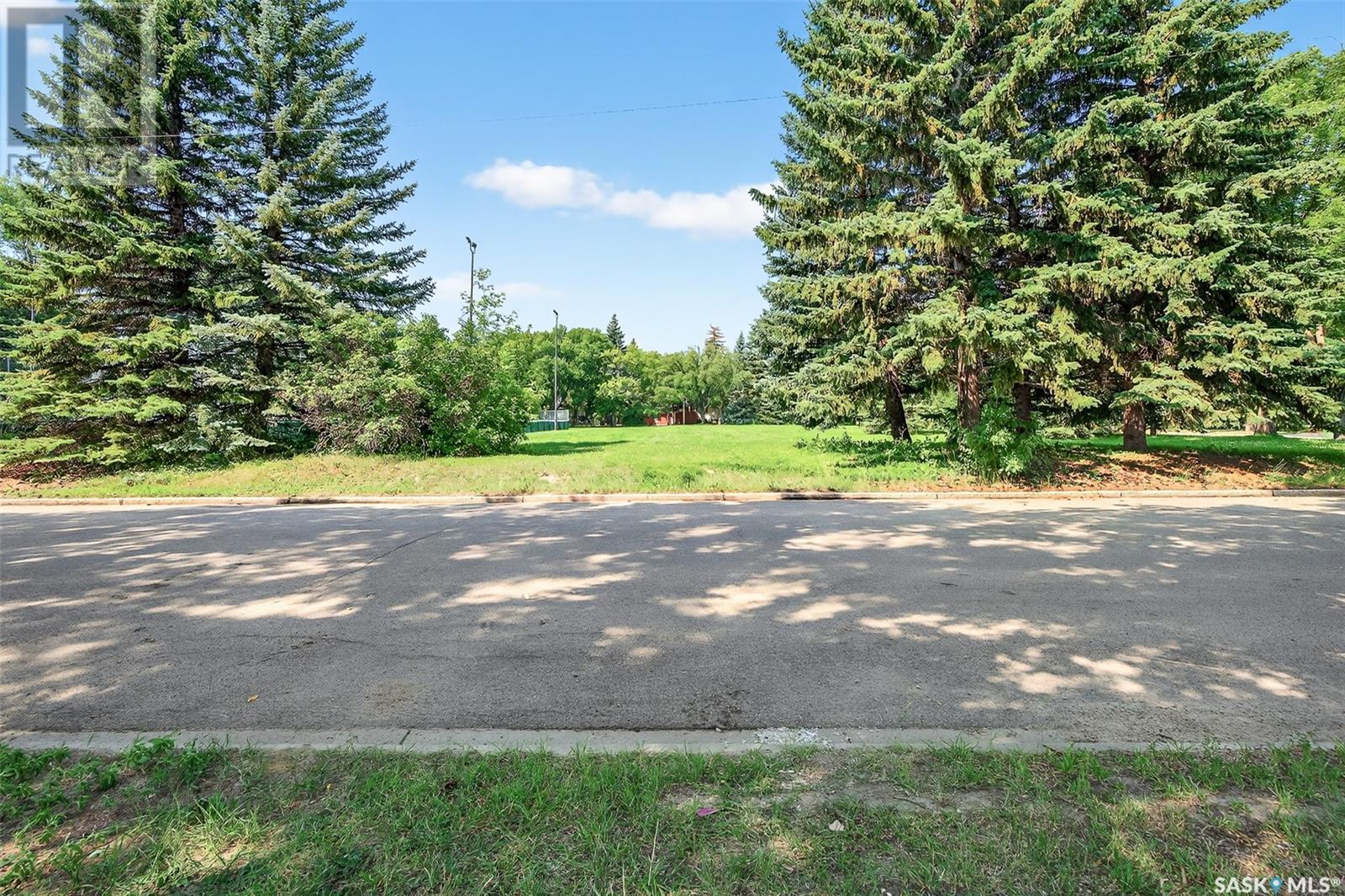 Photo 5 of 895 Willow Avenue, Moose Jaw SK