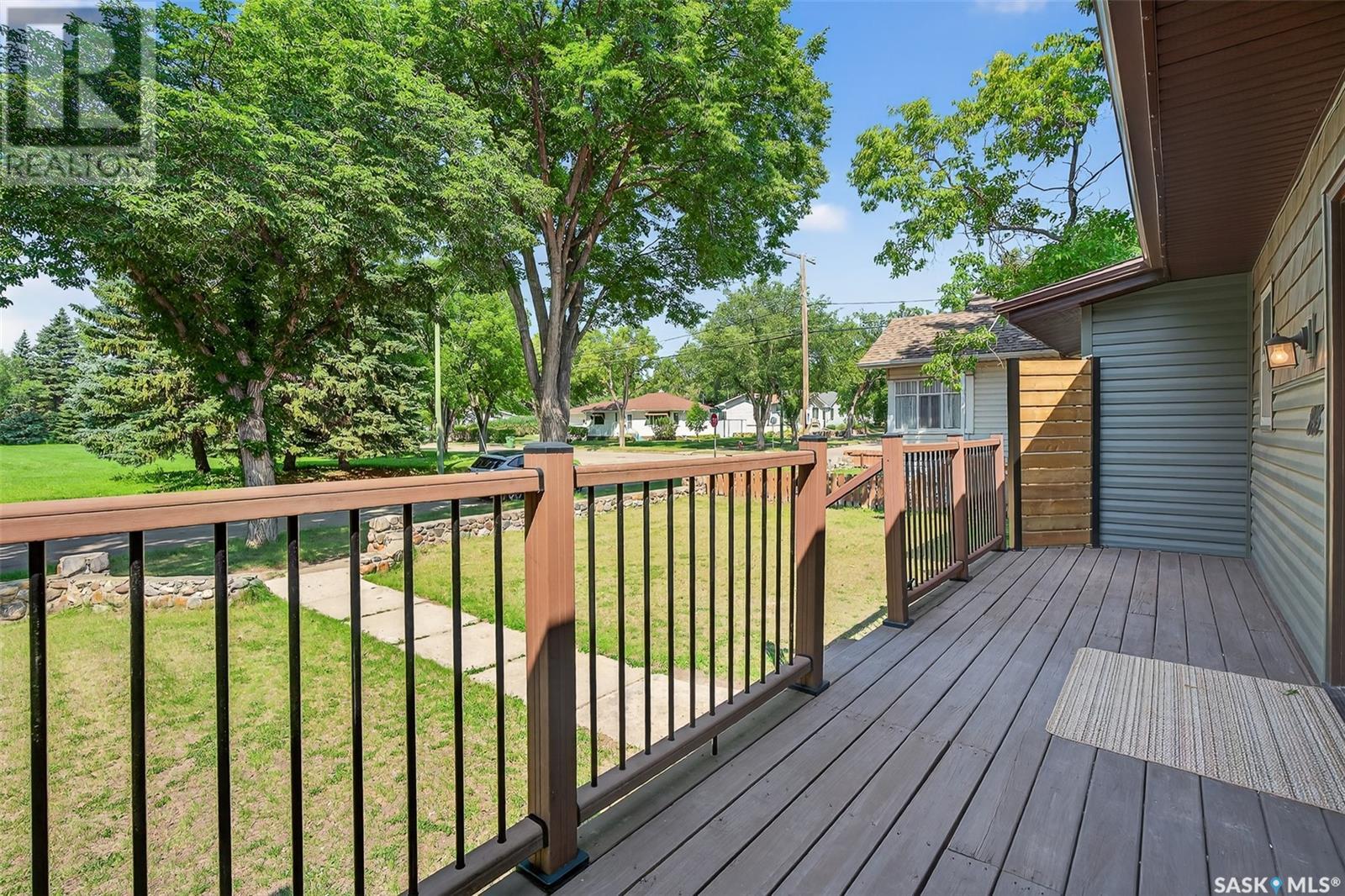 Photo 6 of 895 Willow Avenue, Moose Jaw SK