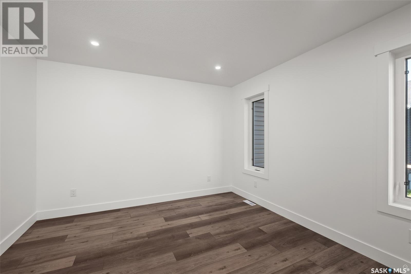 Photo 12 of 216 Kestrel Court, Rosthern SK