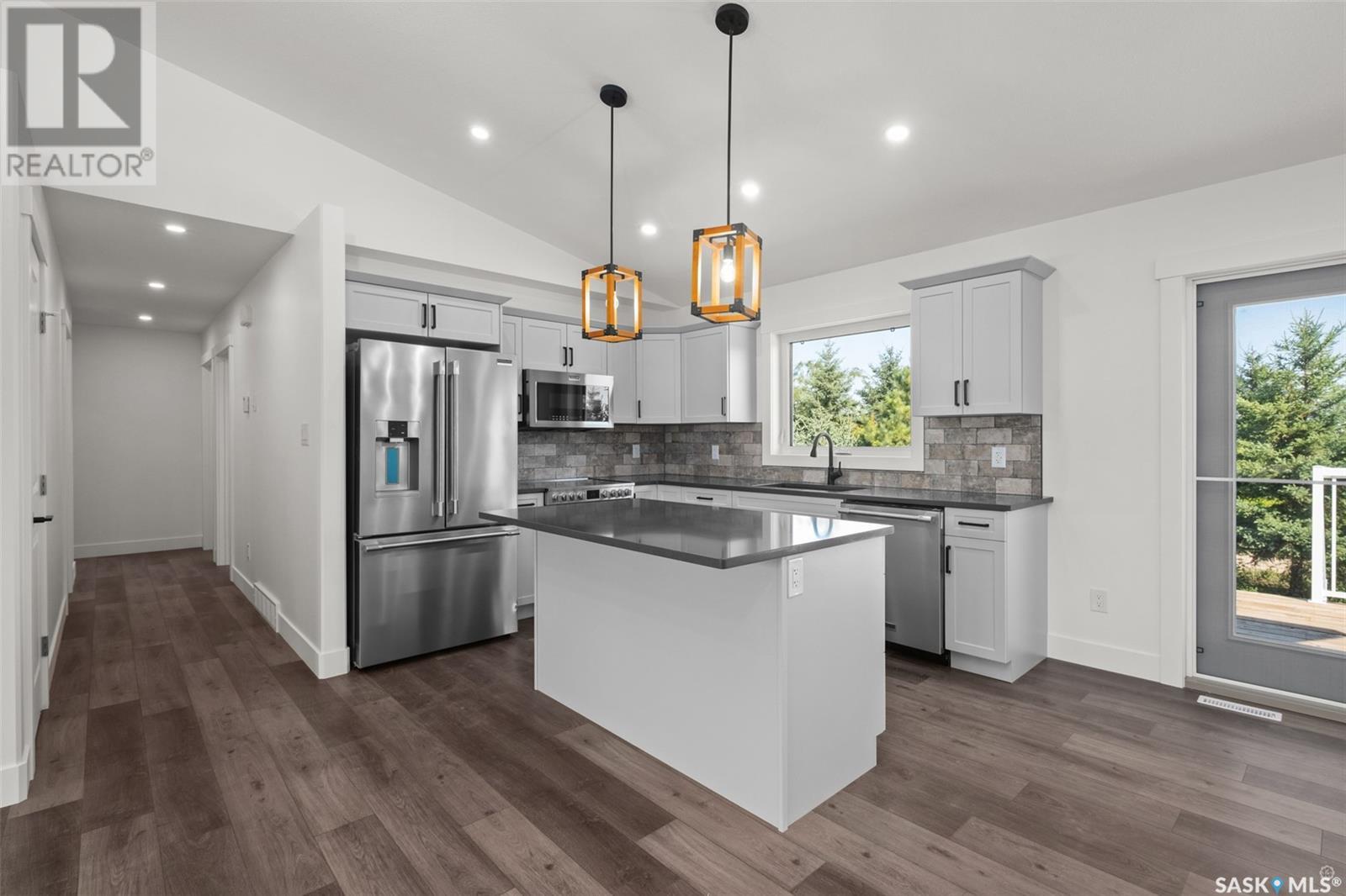 Photo 6 of 216 Kestrel Court, Rosthern SK