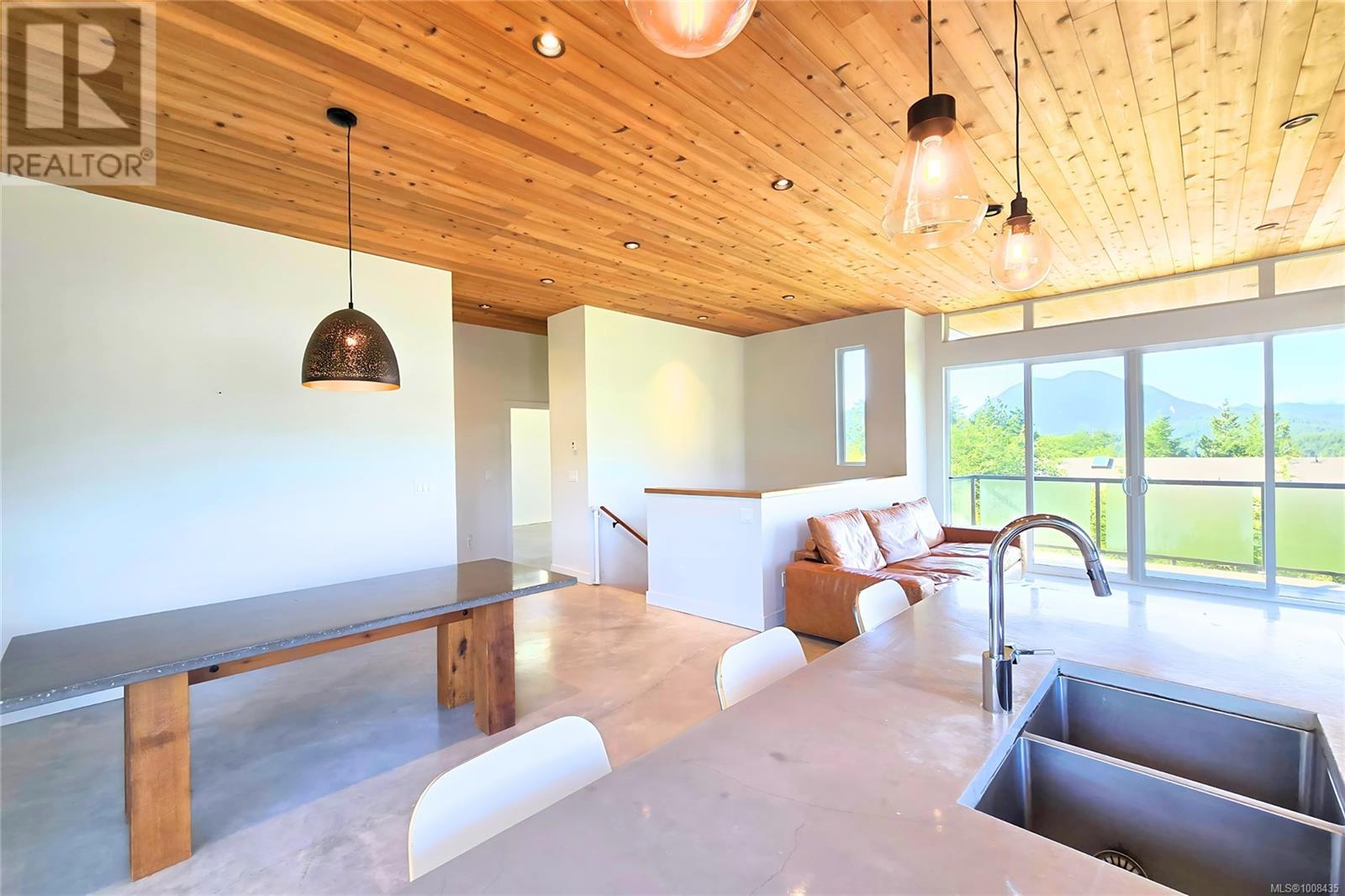 604 Alberto Rd, Tofino
