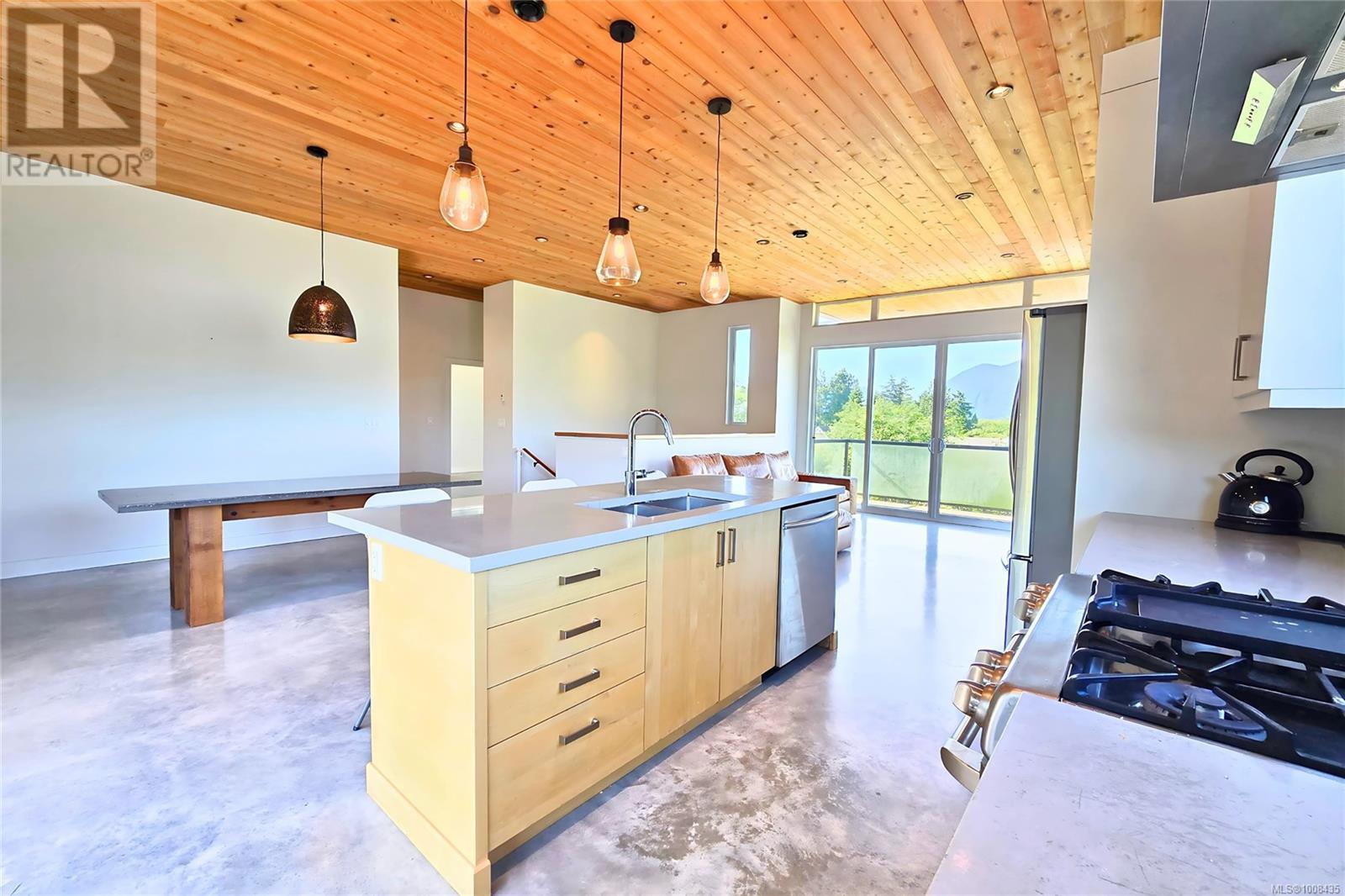 604 Alberto Rd, Tofino