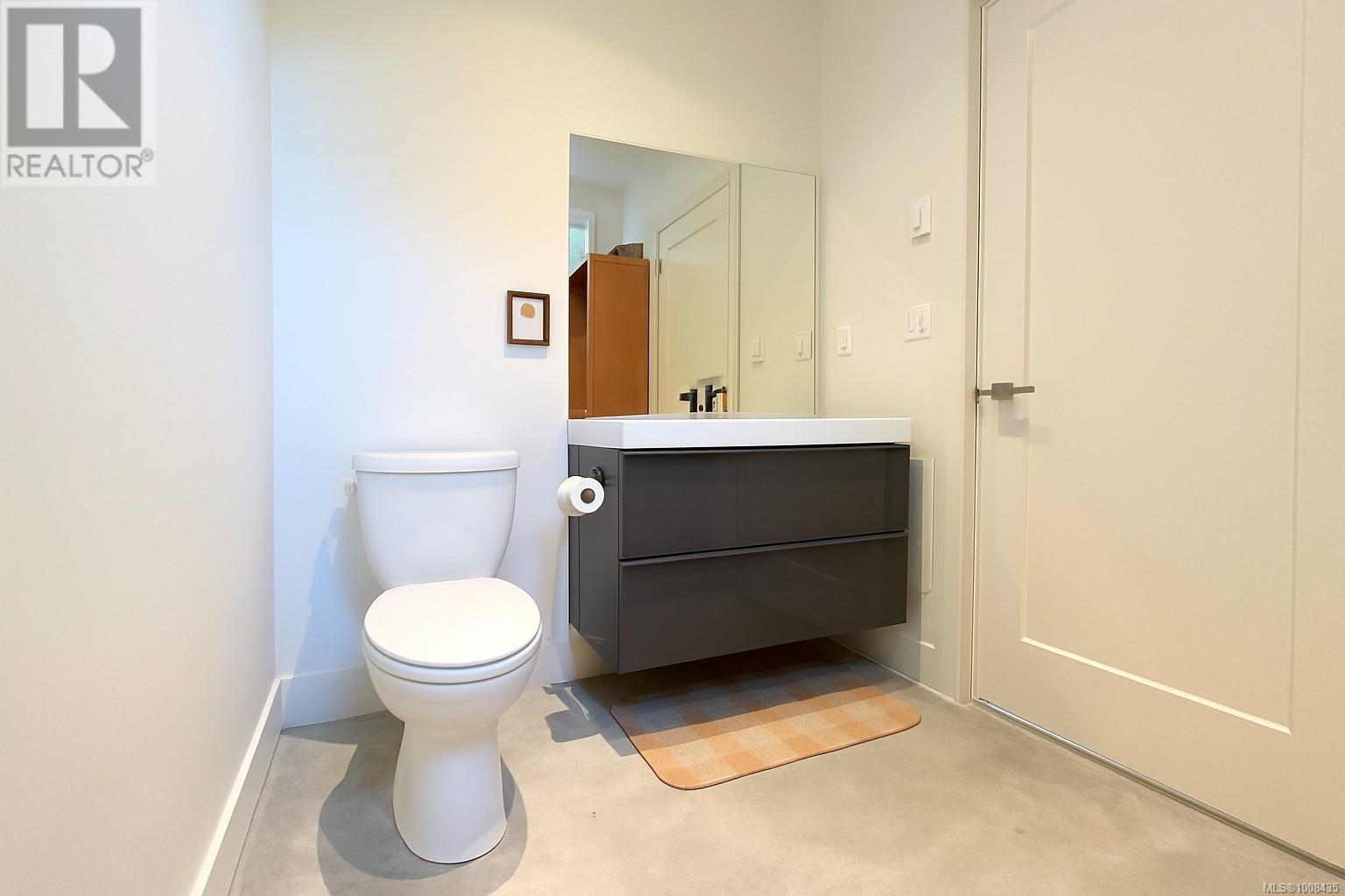 604 Alberto Rd, Tofino