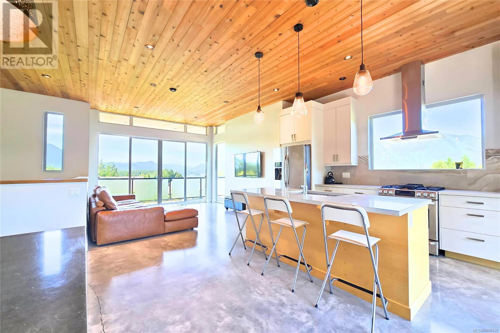 604 Alberto Rd, Tofino
