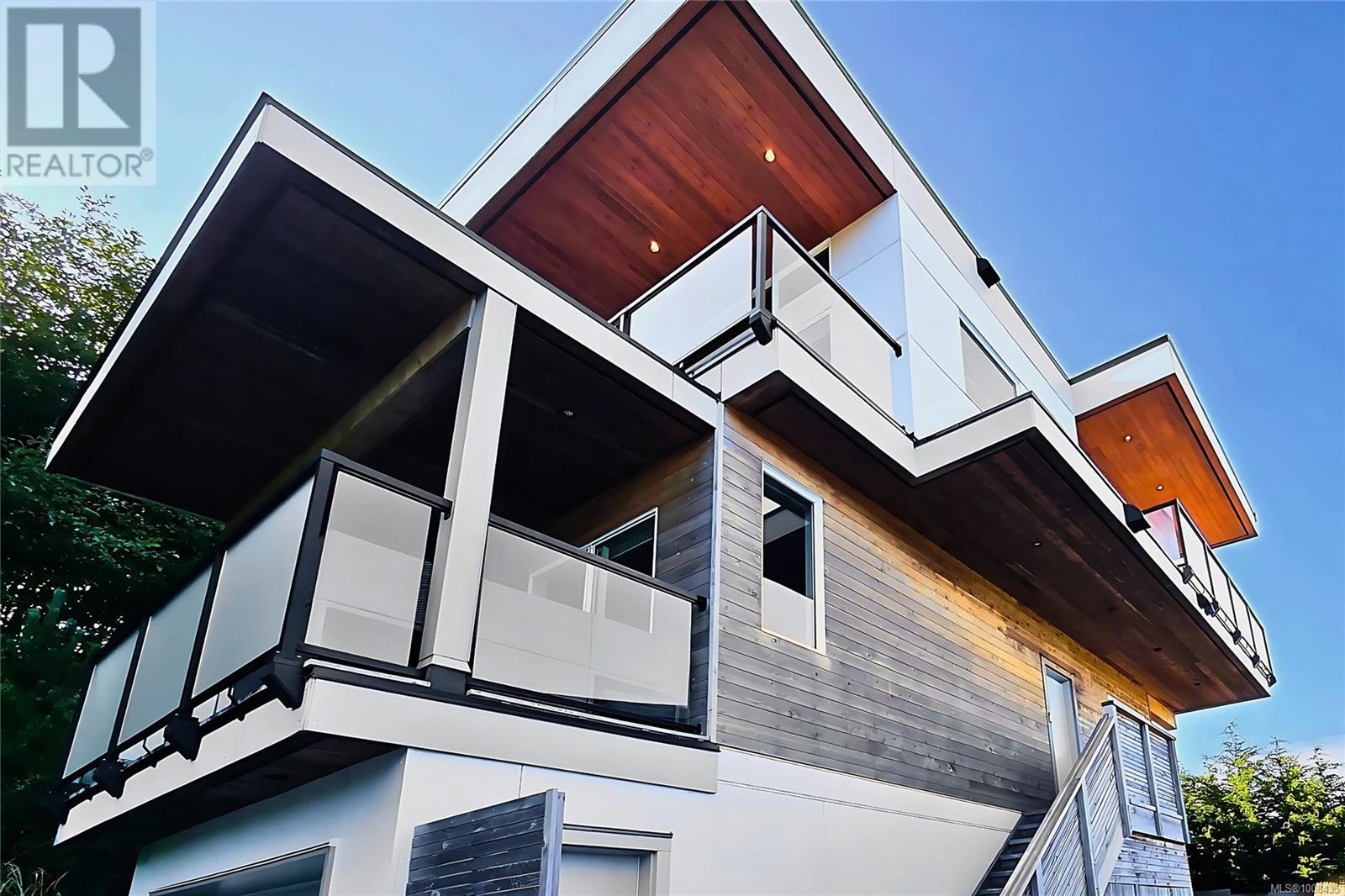 604 Alberto Rd, Tofino